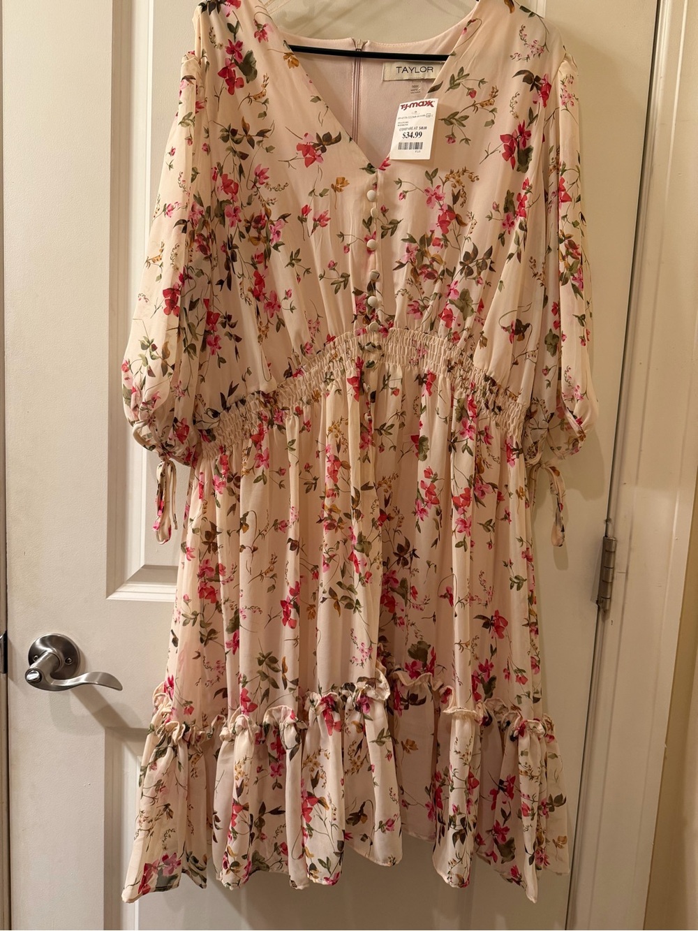 NWT Taylor Floral Dress